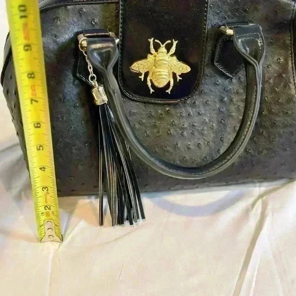 NWT! 🐝🐝🐝Handmade Bosom Buddy Bag Black with Large Gold Bee Closure - Picture 10 of 11
